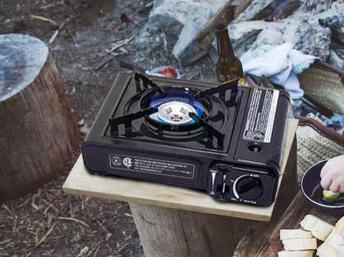 Estufa de camping con protección contra el viento cocinar comida