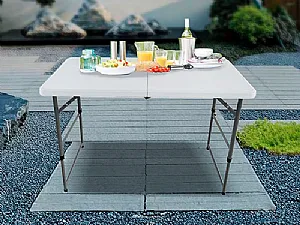 Explore la variedad de mesas plegables al por mayor adaptadas a sus necesidades de exterior