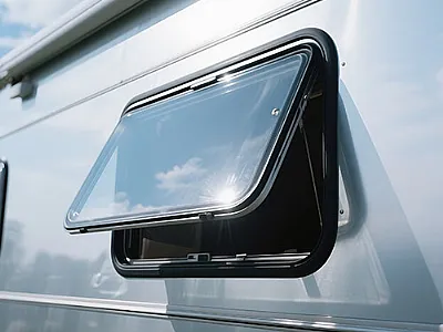 RV Fenster erklärt: Typen, Zugang von außen und FAQs zum Austausch