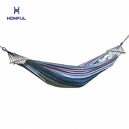 Hamacas acogedoras de estilo brasileño con barra de madera