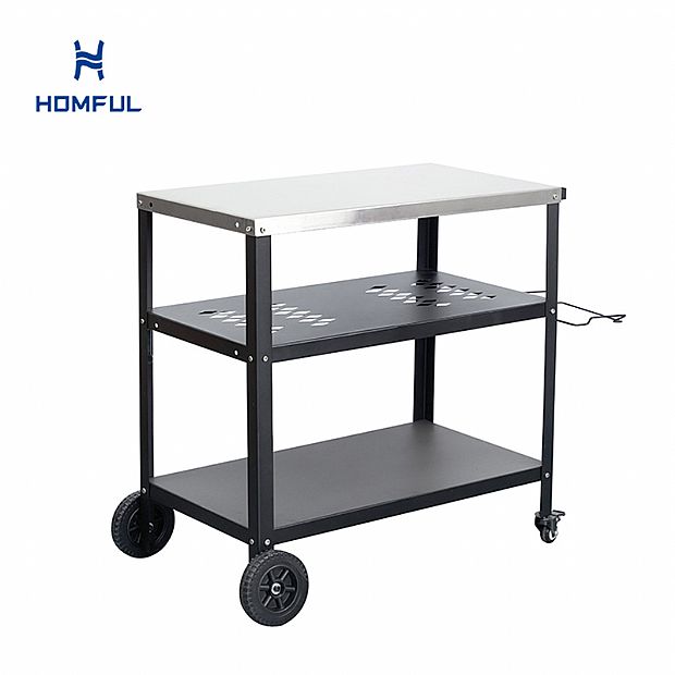 Cocina exterior de hierro con diseño de malla parcial