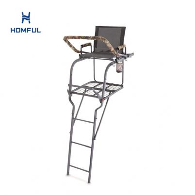 Puesto de caza con escalera