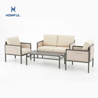 유리 테이블이 포함된 4점 야외 가구 세트